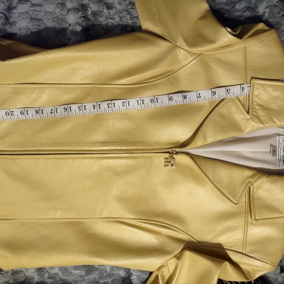 Vintage St. John Buttery Soft Yellow Leather Jacket - Picture 14 of 14